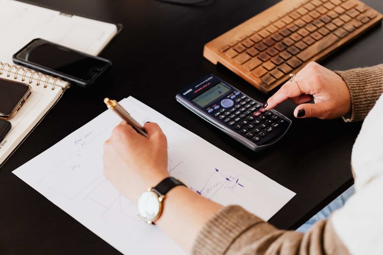 Estágio de Técnico em Contabilidade: o que faz, salários e mais!