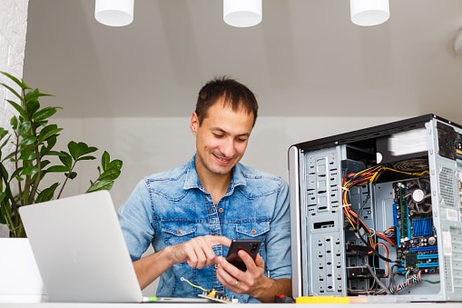 Quanto ganha um técnico em informática?